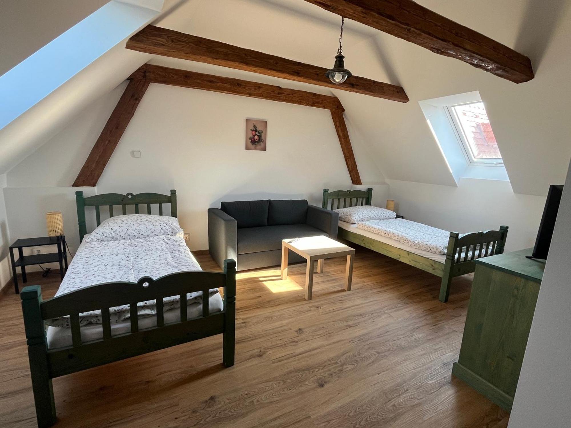 Apartmany Statek Bezdedice Hostomice Exterior foto
